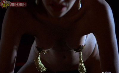 Миссис Сандра Бернхард